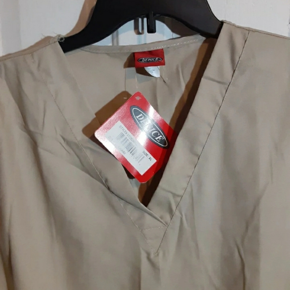 Scrub top - Picture 4 of 7